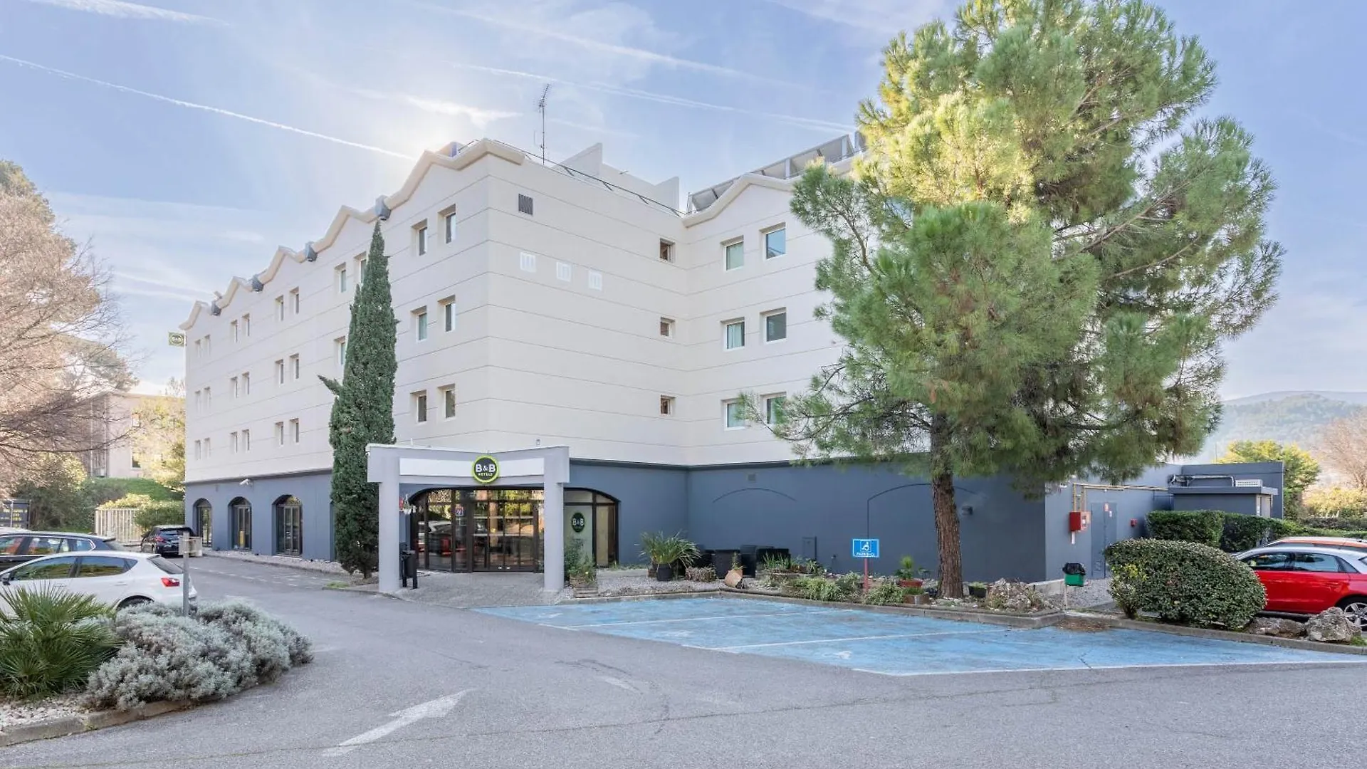 ***  B&B Hotel Marseille La Valentine Porte D'Aubagne France