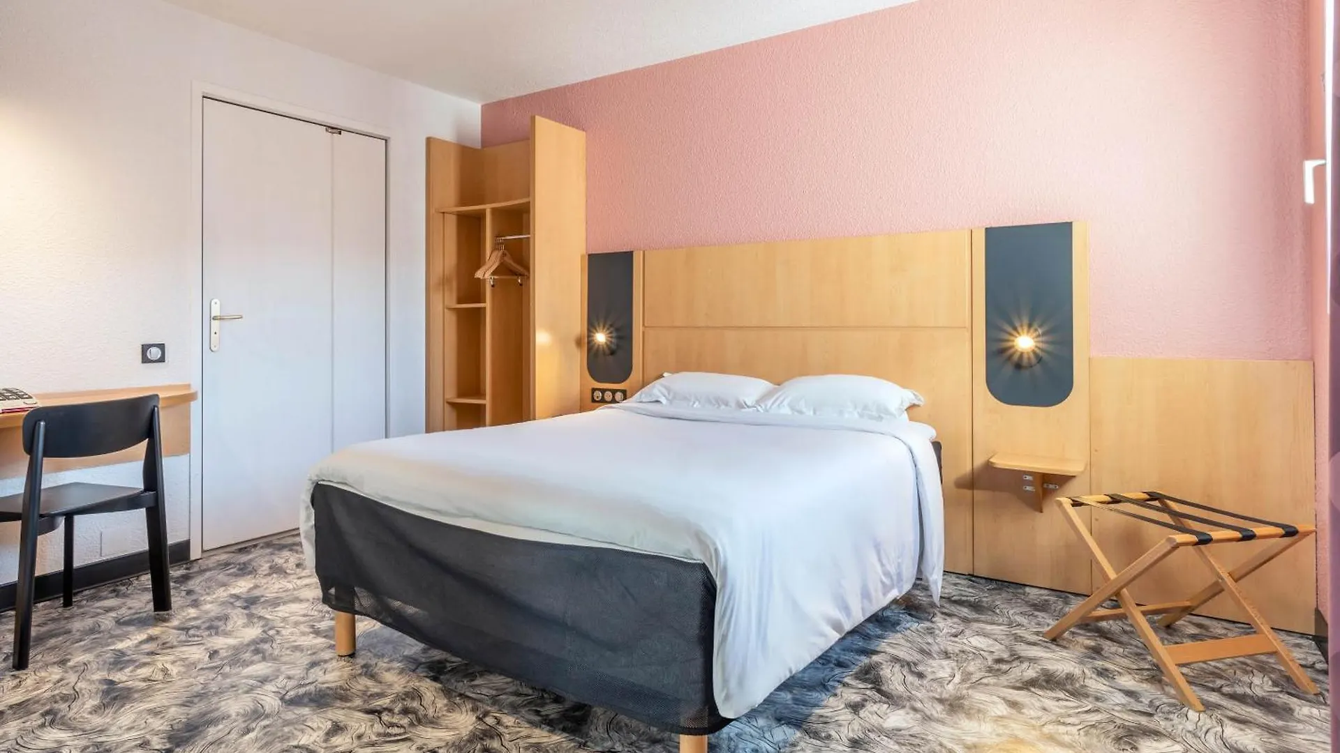 B&B Hotel Marseille La Valentine Porte D'Aubagne 3*,  France