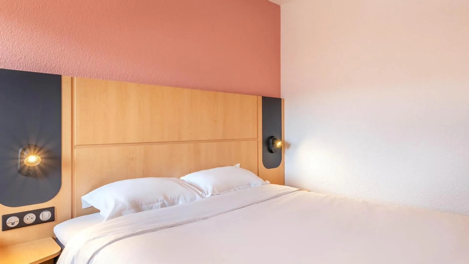 B&B Hotel Marseille La Valentine Porte D'Aubagne 3*,  France