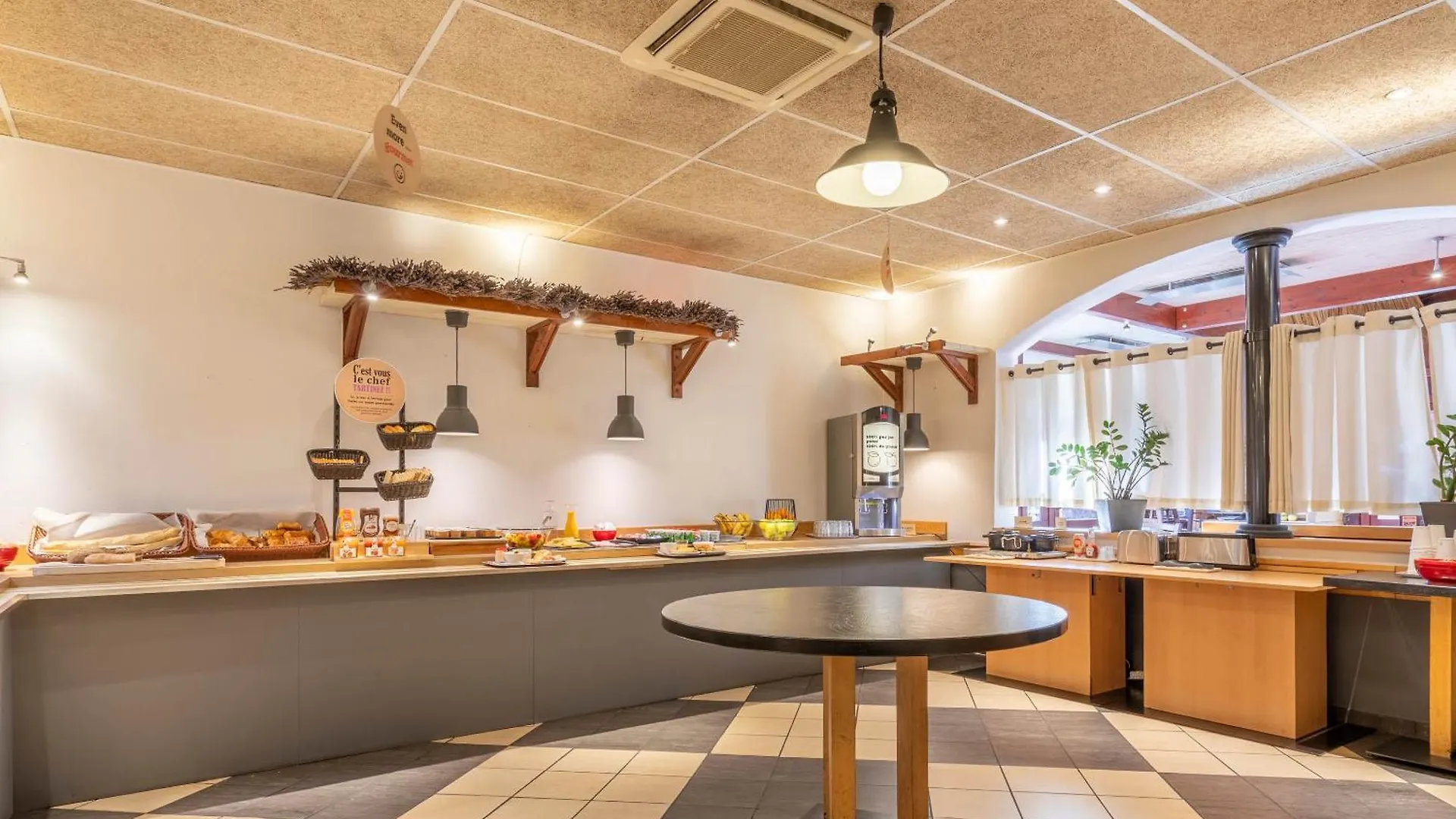 B&B Hotel Marseille La Valentine Porte D'Aubagne 3*,